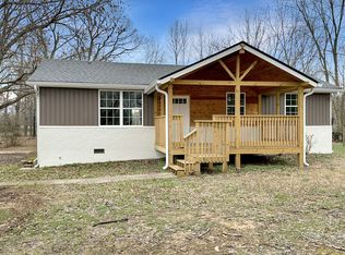 2637 Lake Rd, Woodlawn, TN 37191