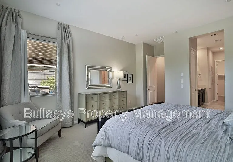 2152 N 141st Ave — Photo 31