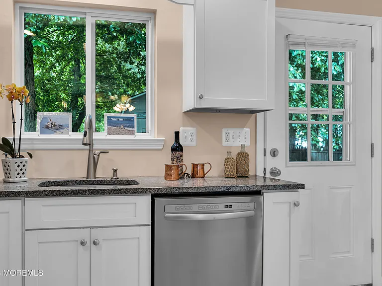 65 Lighthouse Dr — Photo 5