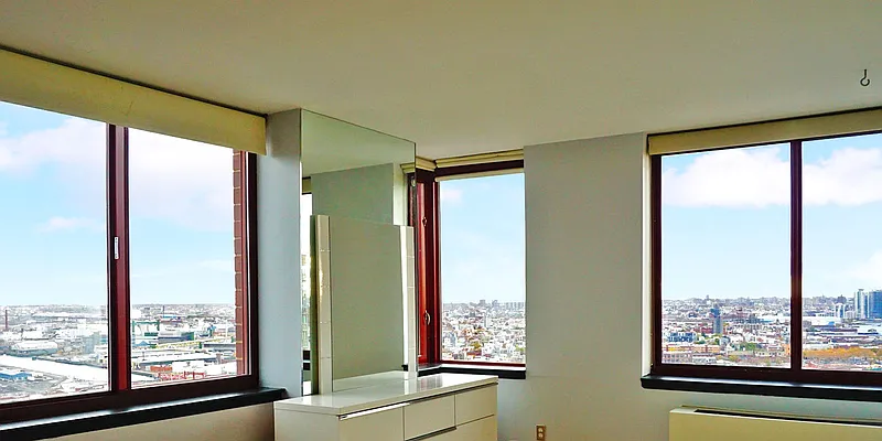 Sold by R New York | media 14