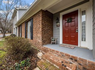 122 Clancy Cir, Cary, NC 27511