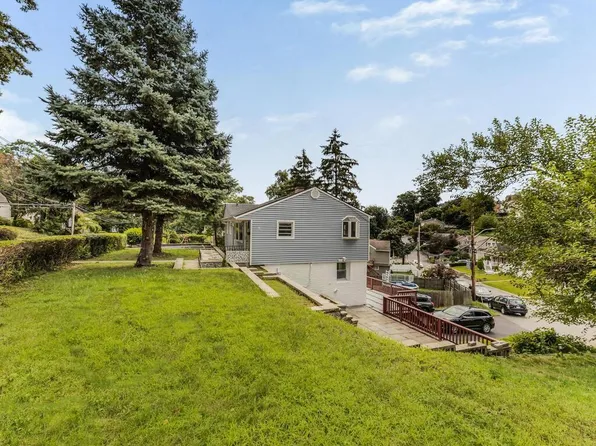 154 Hillside Ave aka  350 Roberts Avenue, Yonkers, NY 10703