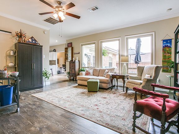 5th image of 2032 Crestside Dr
