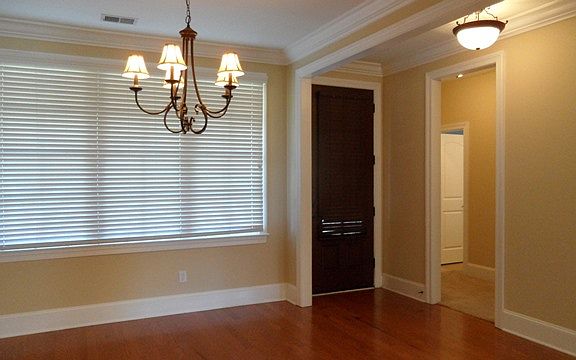Dining Room & Entry
