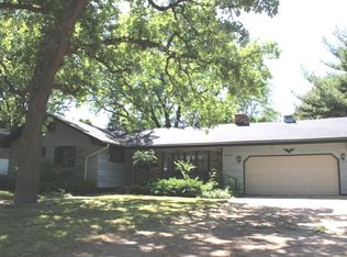 5376 Matterhorn Dr NE, Fridley, MN 55421