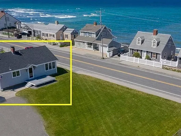 527 Ocean St — Photo 1