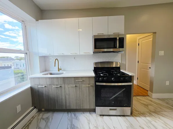 26 Bergen Ave #3B, Jersey City, NJ 07305