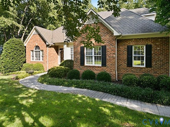 3rd image of 22 E Square Ln