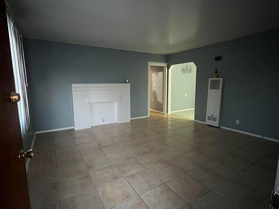 1st image of 2732 Willow Pl #C