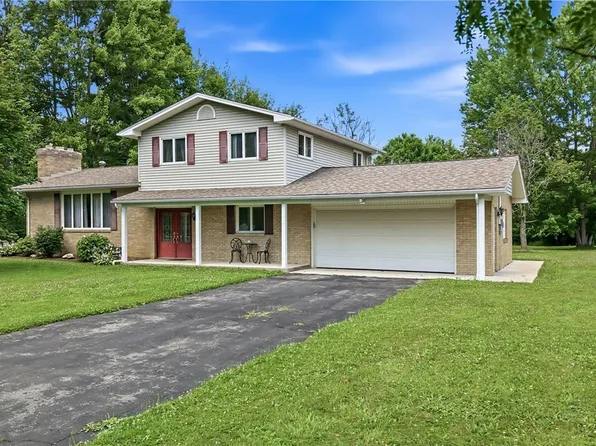 7085 Sunnydell Dr, Brookfield, OH 44403