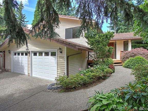 Delight in this gorgeous approach and entry. This home has brand new carpet, fresh interior paint, and newly refinished pool. Imagine summer  pool parties! Fairwood amenities include 24/7 security patrol, parks, quiet streets and award-winning Kent Schools. Enjoy neighborhood sponsored events and easy access to freeways, airport, hospital, major retail, dining and business hubs.