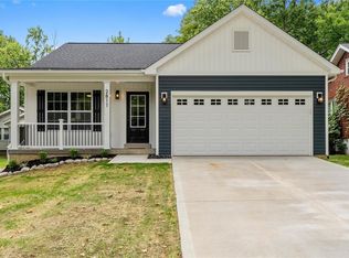 2811 W Tennyson Ave, Saint Louis, MO 63114