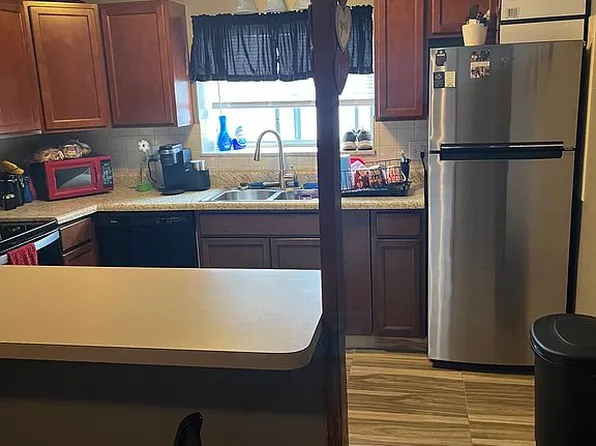 5200 Royalton Rd #B4, North Royalton, OH 44133
