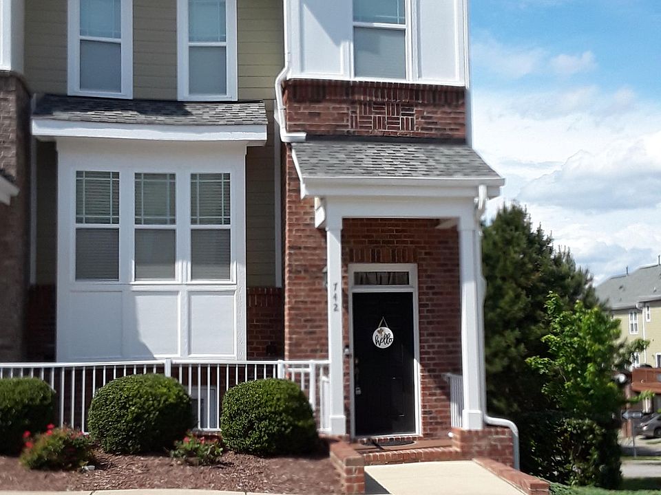 Welcome to 742 Blossom Grove St.