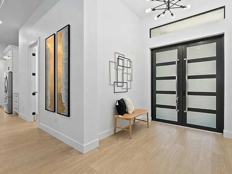 15101 Leipzig Cir — Photo 3
