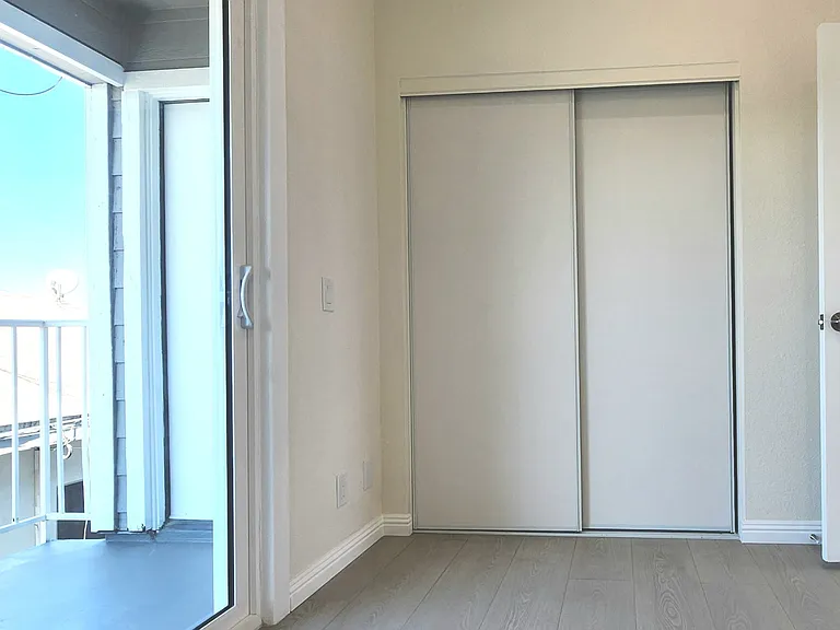 1617 E 6th St #303 — Photo 5