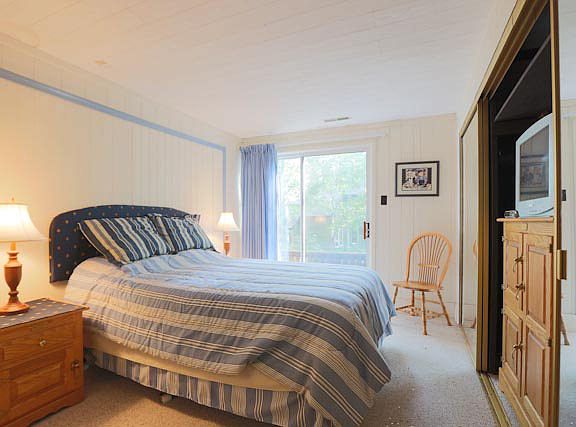 4th image of 3856 Erickson Cir
