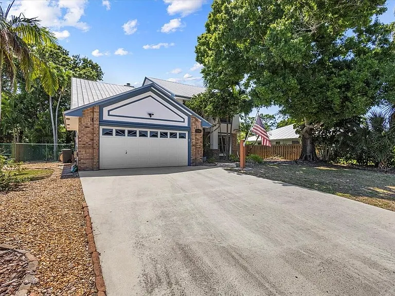 2250 SE Country Club Ln — Photo 35