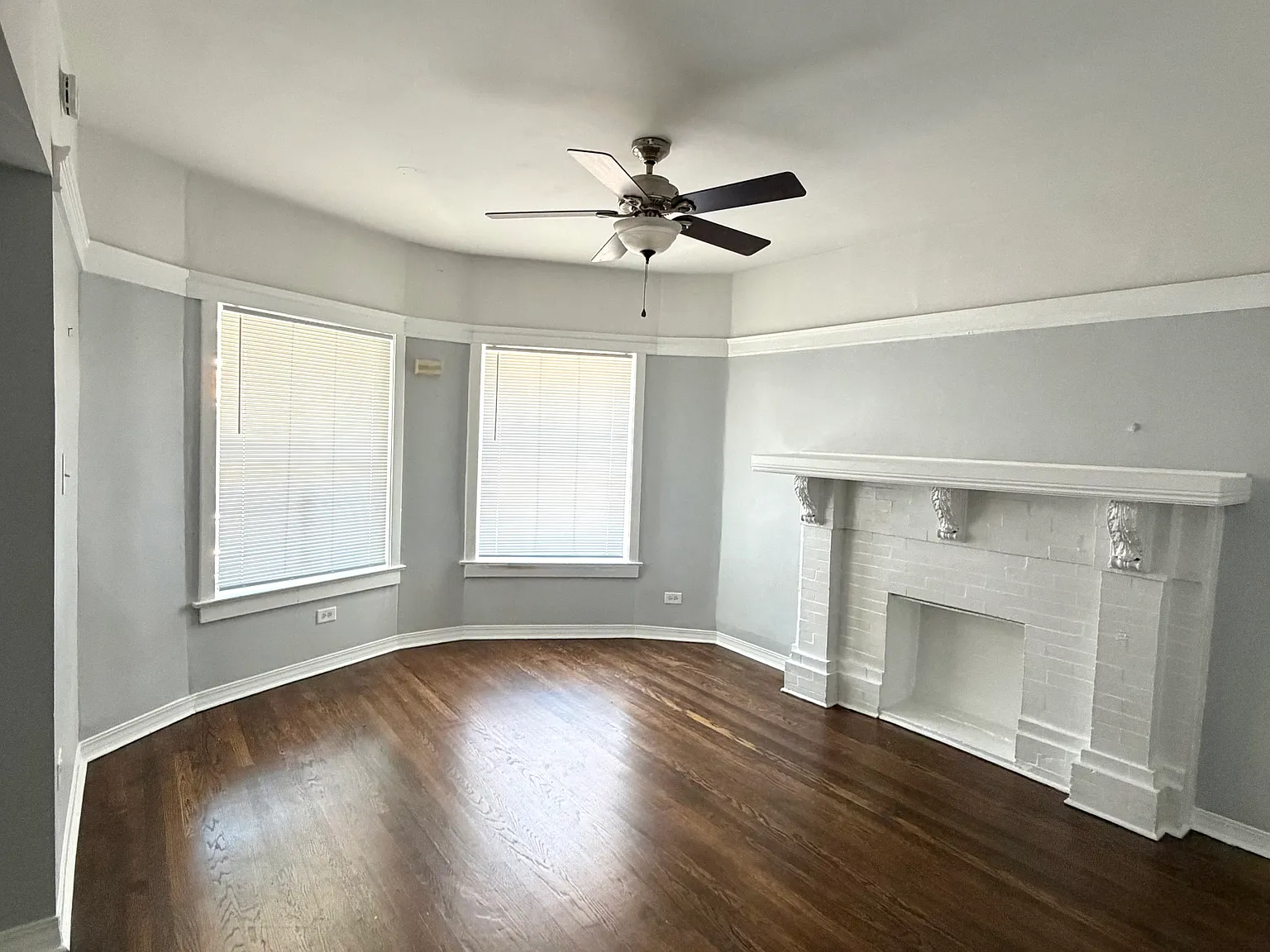 2 bed, 900 sqft, $1,875 — Photo 1