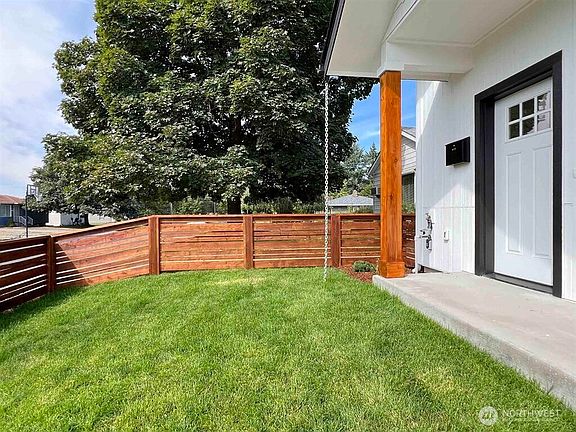 4th image of 1324 W Dalke Avenue