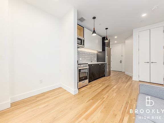 3rd image of 885 Lexington Ave #4AA