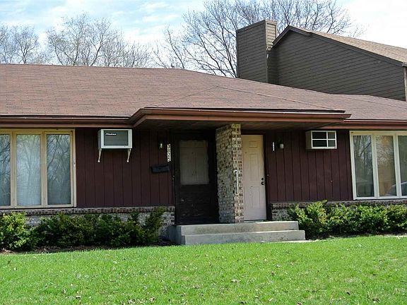 2nd image of 3825 Sage Dr