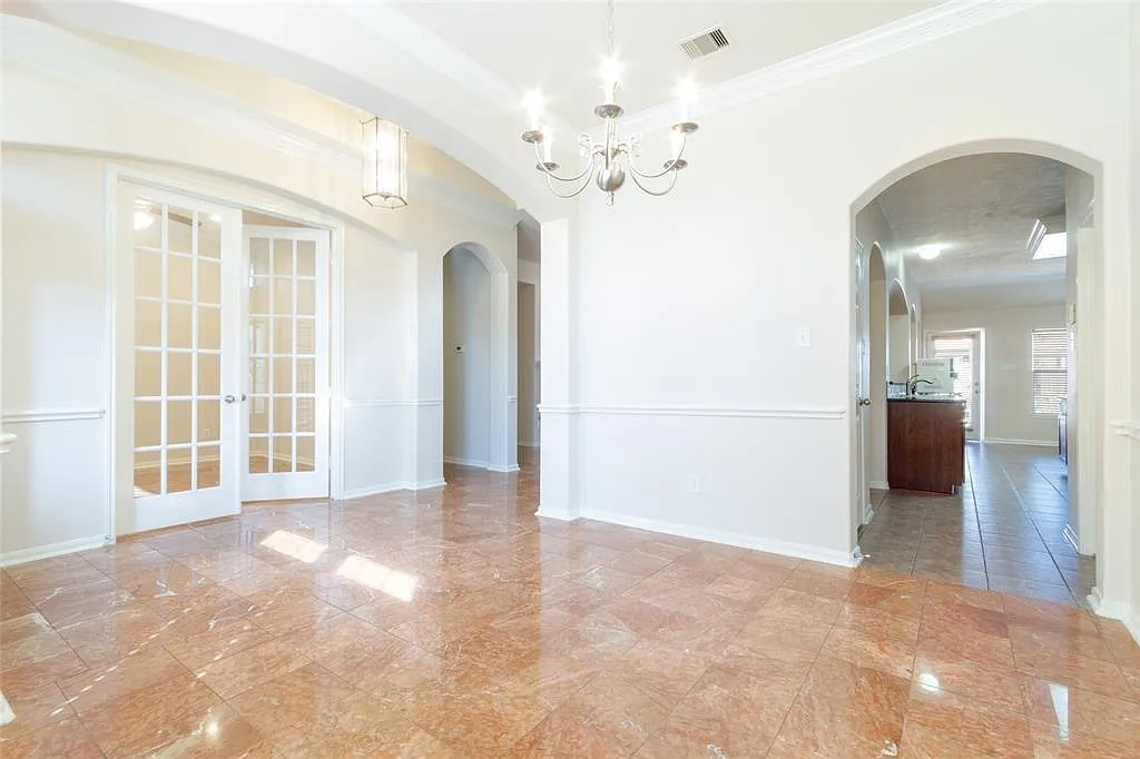 4 bed, 3.0 bath, 2688 sqft, $2,600 — Photo 4