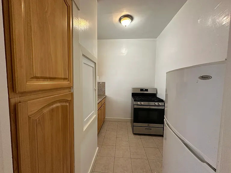 1101 Pine St #104 — Photo 13