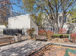 969 S Park Ter #519, Chicago, IL 60605