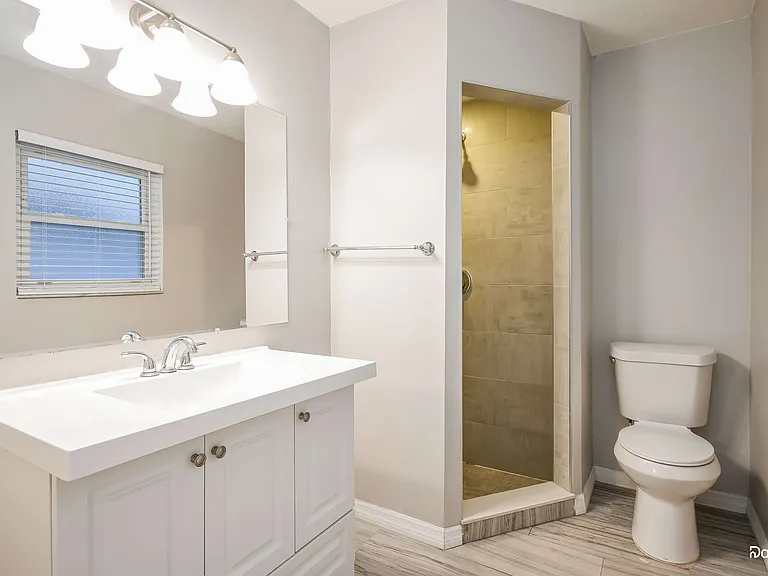 202 Minnesota Woods Ln — Photo 12