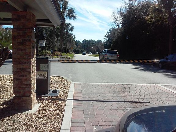 4th image of 3056 Cypress Creek Dr N