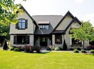 28W345 Rogers Ave, Warrenville, IL 60555