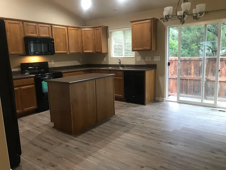1819 Gemini Ct — Photo 3