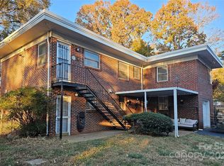 1370 17th Ave NE, Hickory, NC 28601