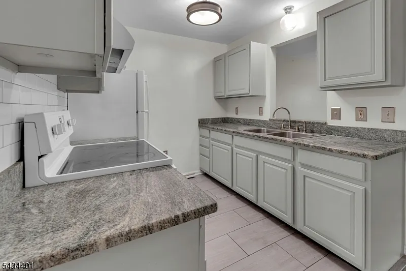 3 bed, 2.0 bath, $2,650 — Photo 4