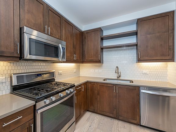 5th image of 3301 Arapahoe Ave Unit 105