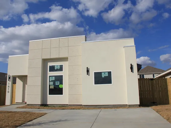 1610 Tutor Dr, Laredo, TX 78046