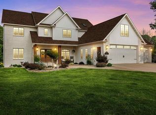 1574 Turkey Ridge Ct NW, Swisher, IA 52338