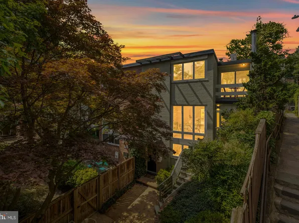 1701 Harvard St NW, Washington, DC 20009