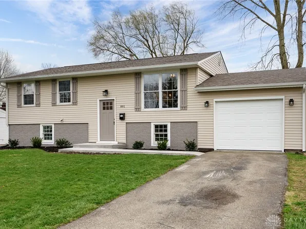 891 Narcissus Dr, New Carlisle, OH 45344