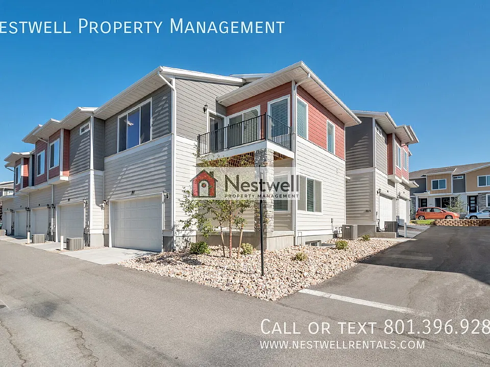 1015 W Sapphire Peak Dr