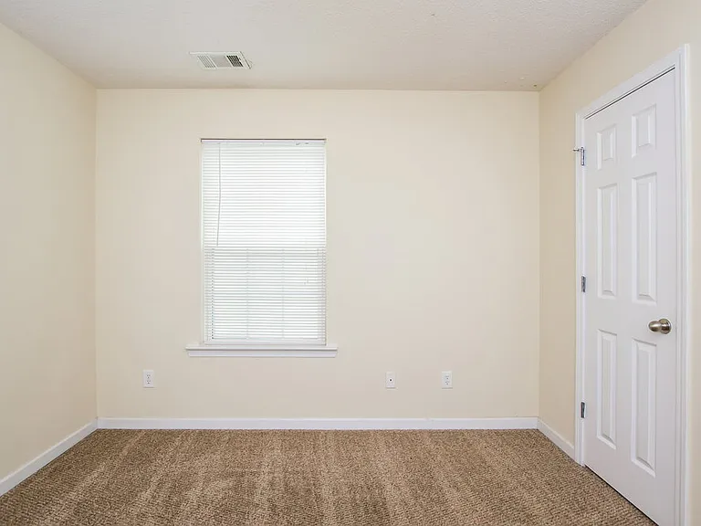 52 Middleton Ct — Photo 9