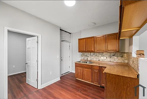 2217 E 71st St #3 — Photo 3