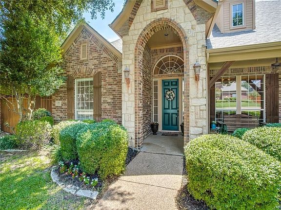 2nd image of 514 Sotogrande Dr