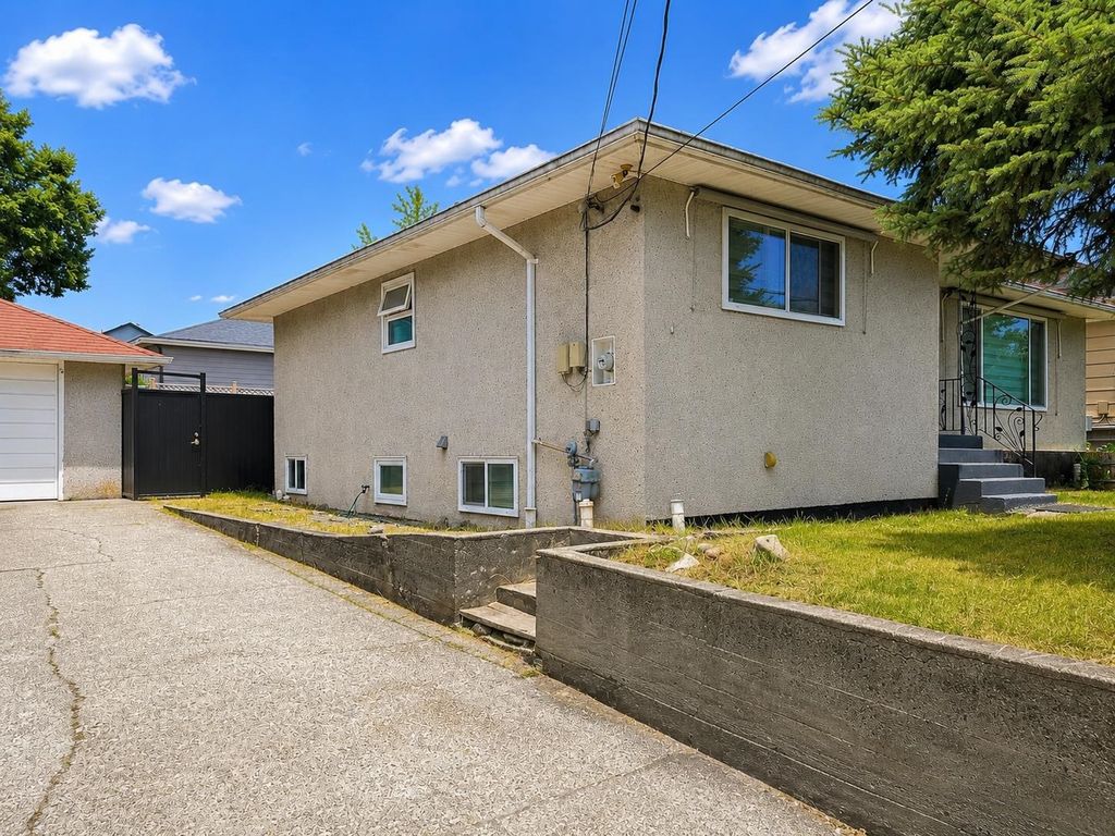1309 Edinburgh St, New Westminster, BC - View 2