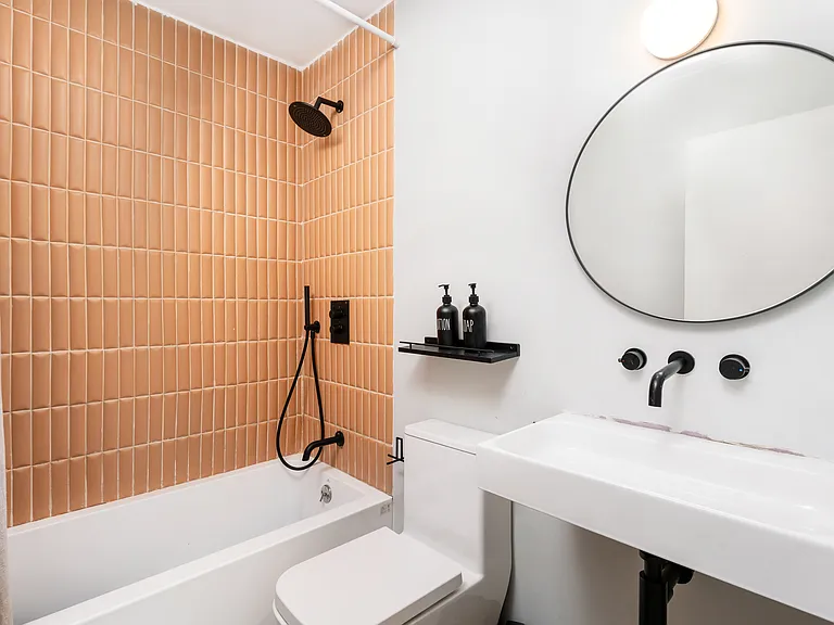 20 Lotus Ave — Photo 15