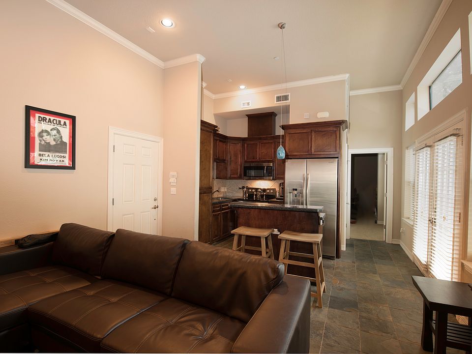 1st image of 4402 Lillian St Unit 01