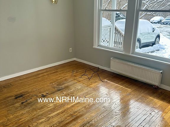 3rd image of 18 Laurel Ave #7