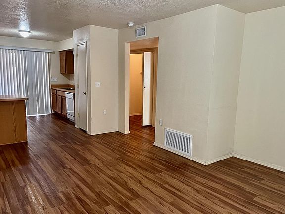 2nd image of 1319 Chelwood Park Blvd NE