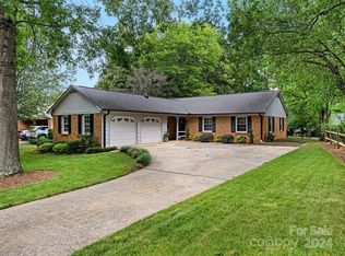 3523 Sulkirk Rd, Charlotte, NC 28210